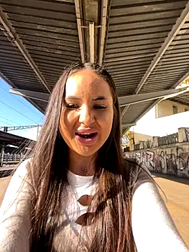 Snapshot of beautydiamond chatting on November 2, 2025, 11:23 am beautydiamond online show from November 2, 2025, 11:23 am