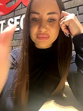 Snapshot of beautydiamond chatting on November 4, 2025, 10:14 am beautydiamond online show from November 4, 2025, 10:14 am