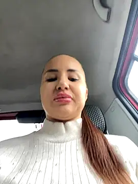 Snapshot of beautydiamond chatting on November 5, 2025, 9:20 am beautydiamond online show from November 5, 2025, 9:20 am