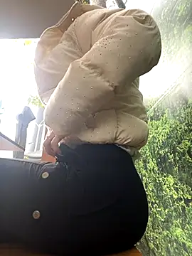 Snapshot of beautydiamond chatting on November 13, 2025, 10:14 am beautydiamond online show from November 13, 2025, 10:14 am