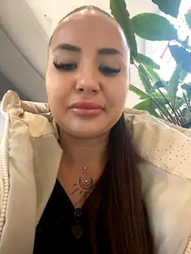 Snapshot of beautydiamond chatting on November 19, 2025, 9:31 am beautydiamond online show from November 19, 2025, 9:31 am