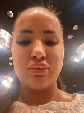 Snapshot of beautydiamond chatting on November 26, 2025, 8:59 am beautydiamond online show from November 26, 2025, 8:59 am