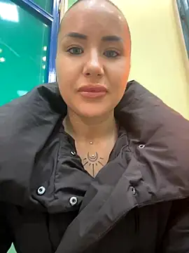 Snapshot of beautydiamond chatting on December 3, 2025, 10:35 am beautydiamond online show from December 3, 2025, 10:35 am