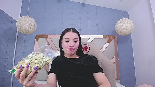 Snapshot of charlotte_colee chatting on December 7, 2024, 1:40 pm charlotte colee online show from December 7, 2024, 1:40 pm