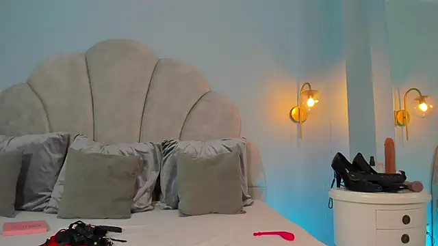 sweeet peach online show from December 6, 2024, 11:03 pm