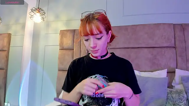 sweeet peach online show from March 9, 2025, 9:03 pm