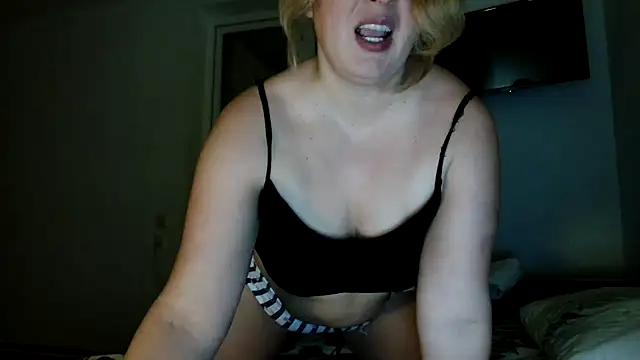  CattrinaVegas  online show from December 26, 2024, 7:05 pm