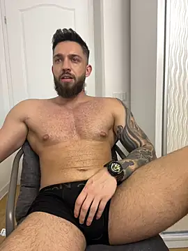 LoveIsBlind  online show from September 12, 2025, 9:15 pm