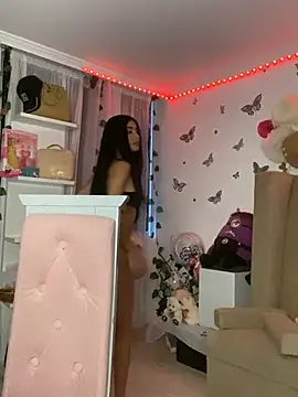 Snapshot of lina_pink chatting on January 23, 2025, 11:05 pm lina pink online show from January 23, 2025, 11:05 pm