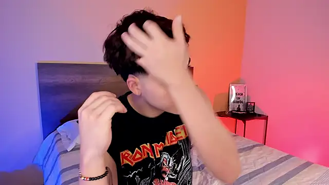 justinbiler online show from February 22, 2025, 12:40 pm