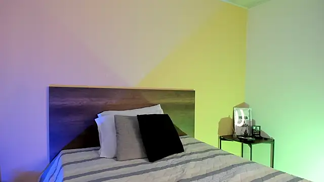 justinbiler online show from February 27, 2025, 12:34 pm