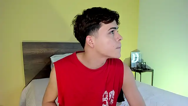 justinbiler online show from February 28, 2025, 12:20 pm