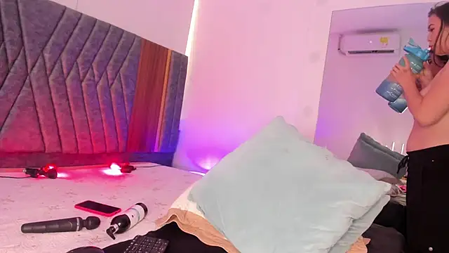 Snapshot of MADISSONLOVE_ chatting on January 27, 2025, 6:09 pm MADISSONLOVE online show from January 27, 2025, 6:09 pm