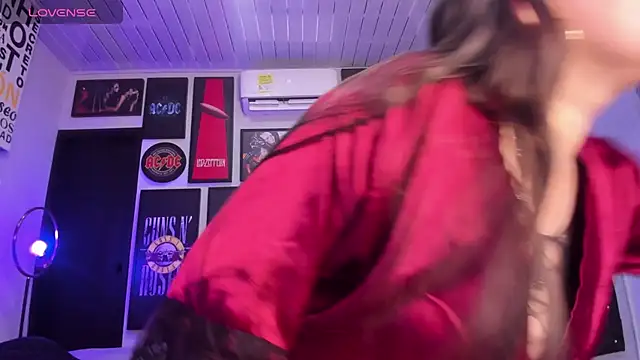 Snapshot of MADISSONLOVE_ chatting on March 16, 2025, 12:00 pm MADISSONLOVE online show from March 16, 2025, 12:00 pm