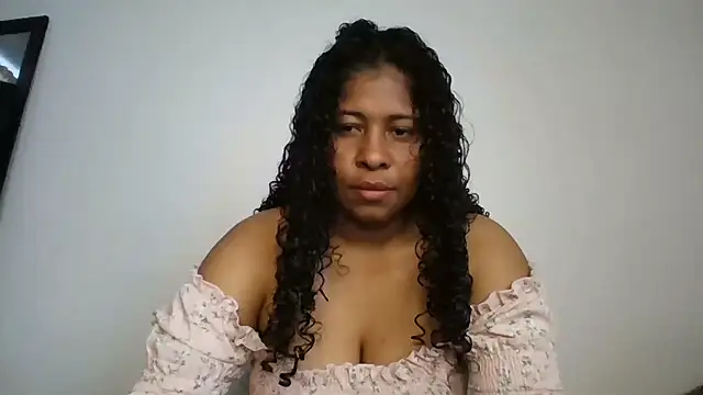 Snapshot of Ivon-09 chatting on September 26, 2025, 8:46 pm Ivon-09 online show from September 26, 2025, 8:46 pm