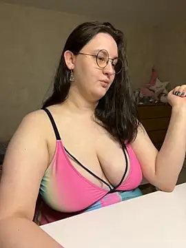 hungry1bunny online show from October 25, 2025, 7:41 pm