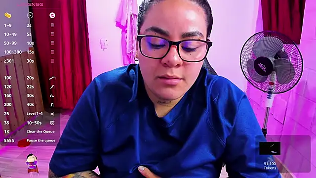 Snapshot of Sharon_hils chatting on January 6, 2025, 3:08 pm Sharon hils online show from January 6, 2025, 3:08 pm