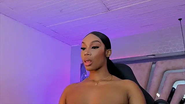 Snapshot of ChaynnaCooper chatting on December 15, 2024, 8:58 pm ChaynnaCooper online show from December 15, 2024, 8:58 pm