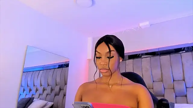 Snapshot of ChaynnaCooper chatting on February 5, 2025, 3:20 pm ChaynnaCooper online show from February 5, 2025, 3:20 pm