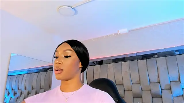 Snapshot of ChaynnaCooper chatting on February 11, 2025, 12:05 pm ChaynnaCooper online show from February 11, 2025, 12:05 pm