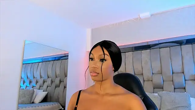 Snapshot of ChaynnaCooper chatting on February 12, 2025, 3:27 pm ChaynnaCooper online show from February 12, 2025, 3:27 pm