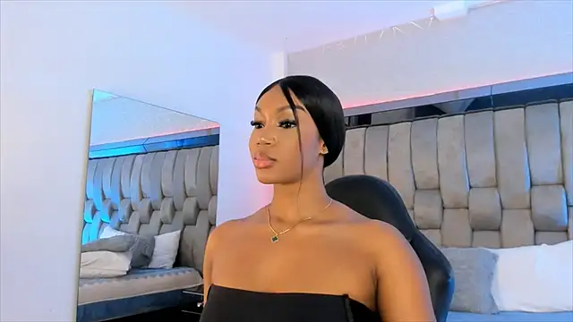 Snapshot of ChaynnaCooper chatting on February 13, 2025, 6:05 pm ChaynnaCooper online show from February 13, 2025, 6:05 pm