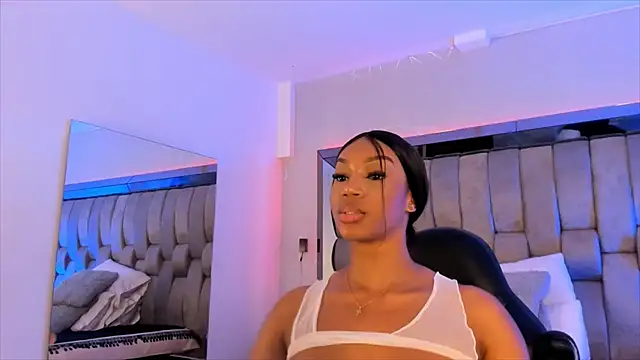 Snapshot of ChaynnaCooper chatting on February 15, 2025, 6:01 pm ChaynnaCooper online show from February 15, 2025, 6:01 pm