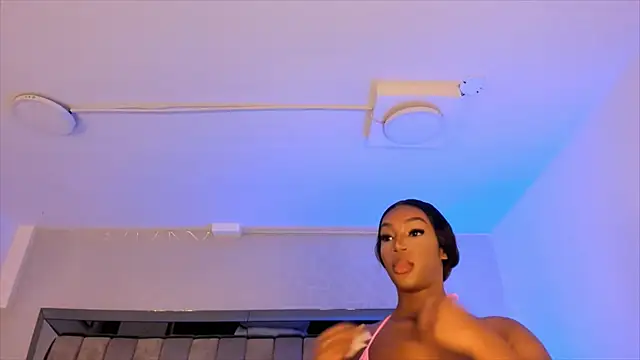 Snapshot of ChaynnaCooper chatting on March 11, 2025, 12:06 pm ChaynnaCooper online show from March 11, 2025, 12:06 pm