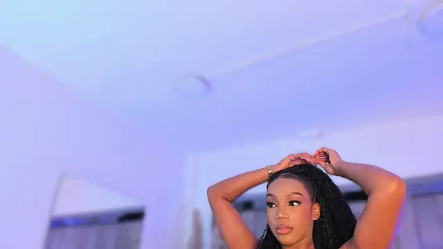 Snapshot of ChaynnaCooper chatting on September 18, 2025, 8:00 pm ChaynnaCooper online show from September 18, 2025, 8:00 pm