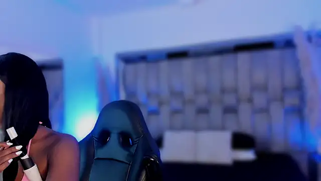 Snapshot of ChaynnaCooper chatting on December 14, 2025, 9:08 pm ChaynnaCooper online show from December 14, 2025, 9:08 pm