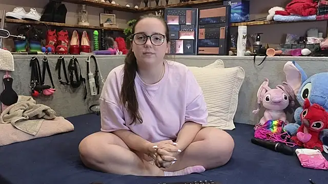 Snapshot of Kimberly-Caprice chatting on November 24, 2025, 6:29 pm Kimberly-Caprice online show from November 24, 2025, 6:29 pm