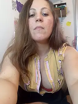 SofiEstevez online show from November 19, 2025, 12:38 pm