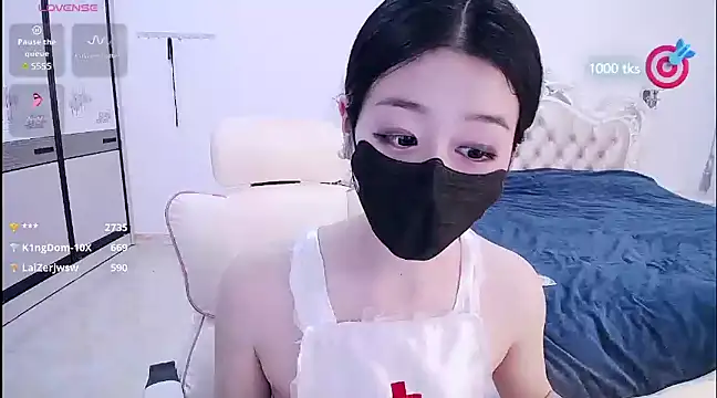 CN-xiaofei online show from February 17, 2025, 4:42 am