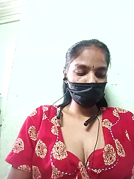 anusiya01 online show from February 26, 2025, 6:15 am