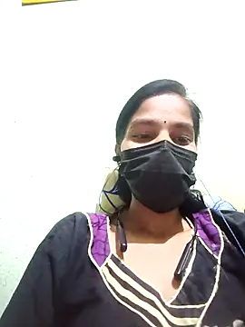 anusiya01 online show from September 29, 2025, 5:51 pm