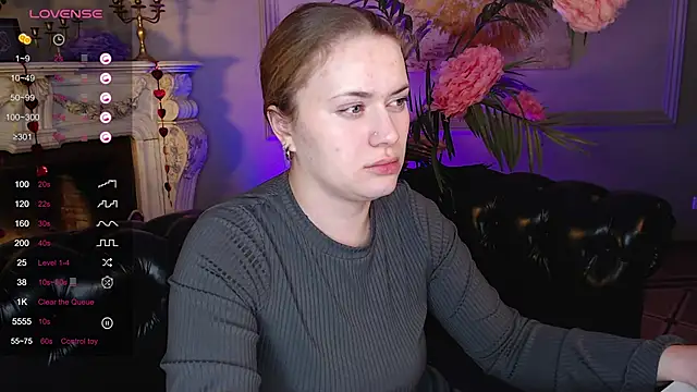 Snapshot of Ariell_Margot_ chatting on February 19, 2025, 6:32 pm Ariell Margot online show from February 19, 2025, 6:32 pm