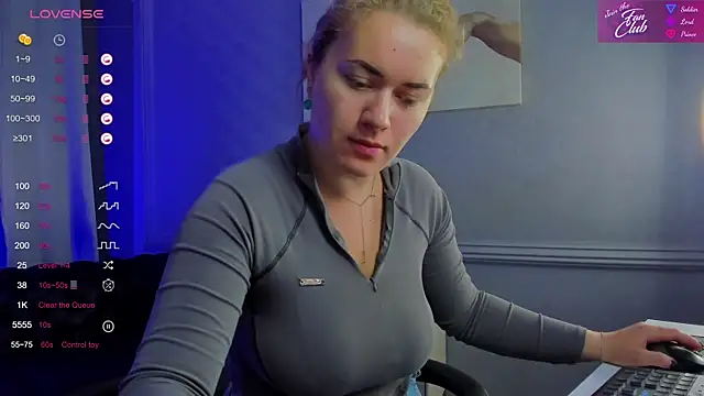 Snapshot of Ariell_Margot_ chatting on September 9, 2025, 5:40 am Ariell Margot online show from September 9, 2025, 5:40 am