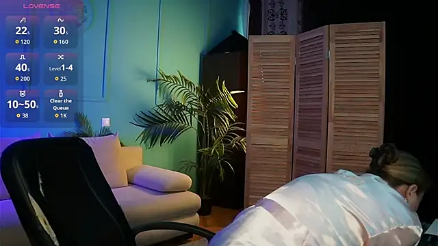 Snapshot of Ariell_Margot_ chatting on October 12, 2025, 5:17 am Ariell Margot online show from October 12, 2025, 5:17 am