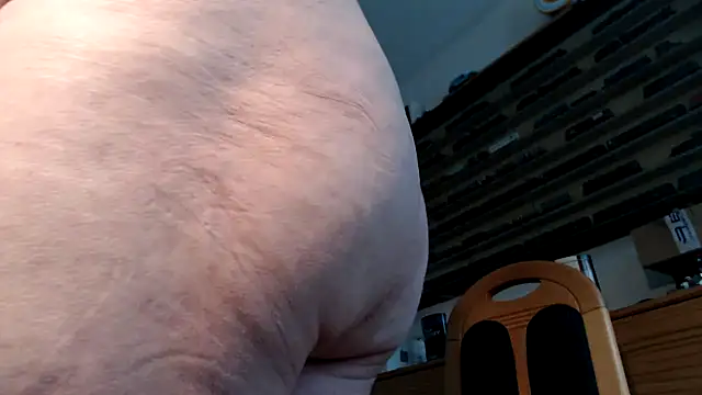 Snapshot of utilisasinus chatting on December 2, 2024, 8:41 am utilisasinus online show from December 2, 2024, 8:41 am