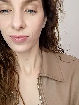 YourSuperModel online show from September 23, 2025, 10:51 am