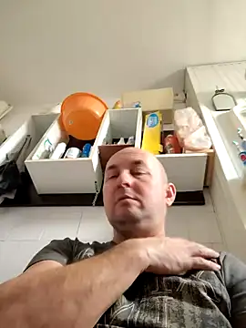 intx800 online show from January 25, 2025, 11:44 am