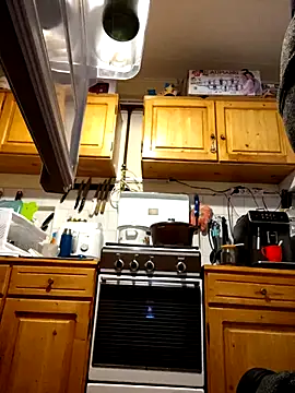 intx800 online show from February 12, 2025, 4:00 pm