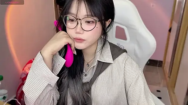 Snapshot of xiSSts chatting on December 20, 2024, 4:53 am xiSSts online show from December 20, 2024, 4:53 am