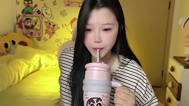 Snapshot of xiSSts chatting on October 5, 2025, 8:18 pm xiSSts online show from October 5, 2025, 8:18 pm