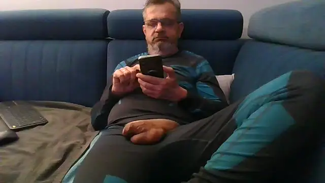 Snapshot of axecoman60 chatting on March 10, 2025, 6:56 pm axecoman60 online show from March 10, 2025, 6:56 pm