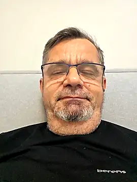 Snapshot of axecoman60 chatting on December 4, 2025, 8:50 pm axecoman60 online show from December 4, 2025, 8:50 pm