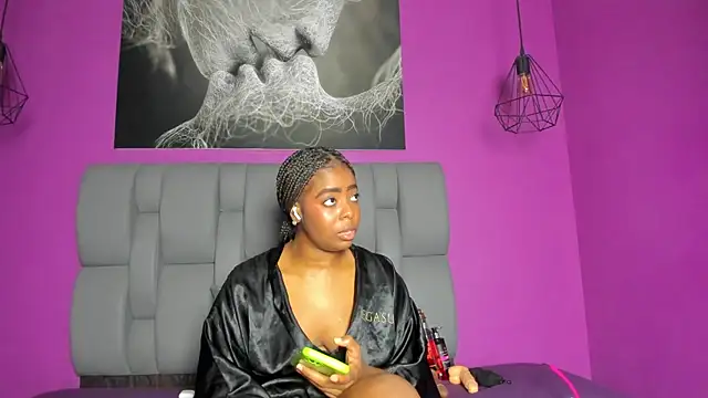 Snapshot of carlota_swan chatting on October 10, 2025, 5:45 pm carlota swan online show from October 10, 2025, 5:45 pm
