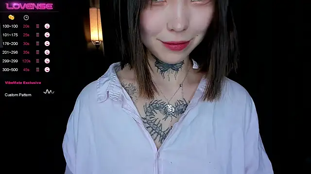 Snapshot of Dark_Ester chatting on December 22, 2024, 2:38 pm Dark Ester online show from December 22, 2024, 2:38 pm