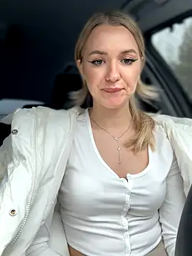 Devill Angel  online show from November 17, 2025, 9:26 am