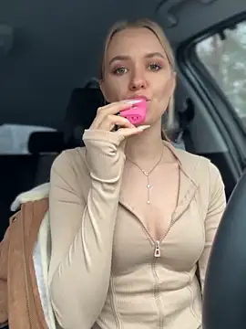 Devill Angel  online show from November 20, 2025, 10:04 am